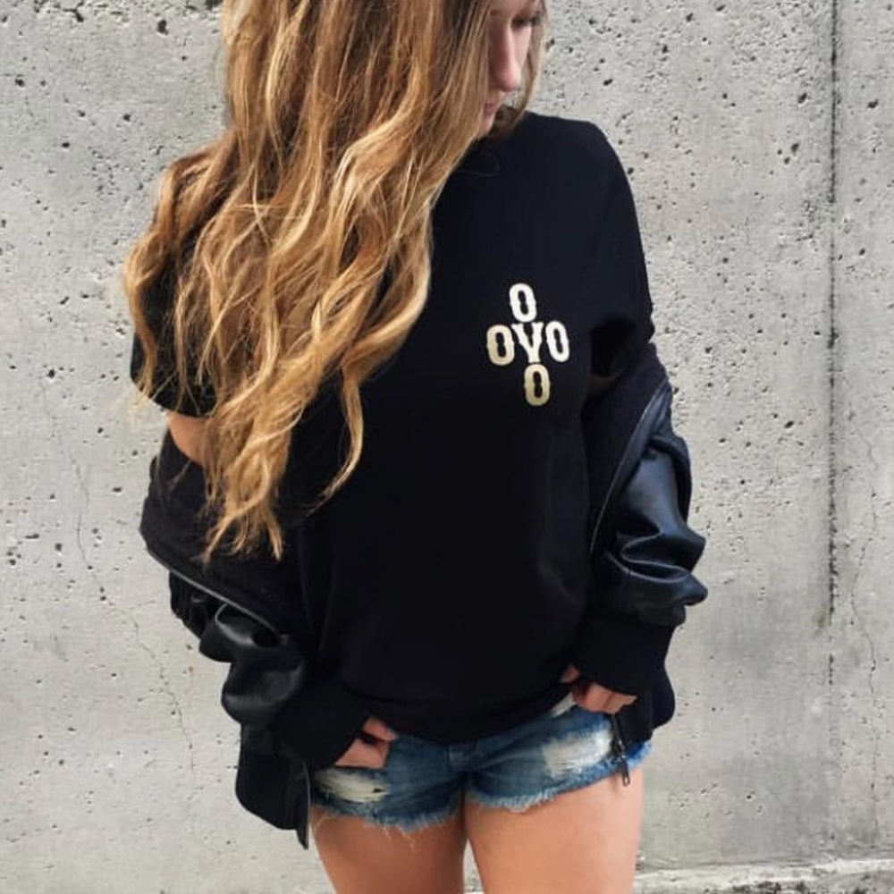 ISO ovo Pom Pom shirt